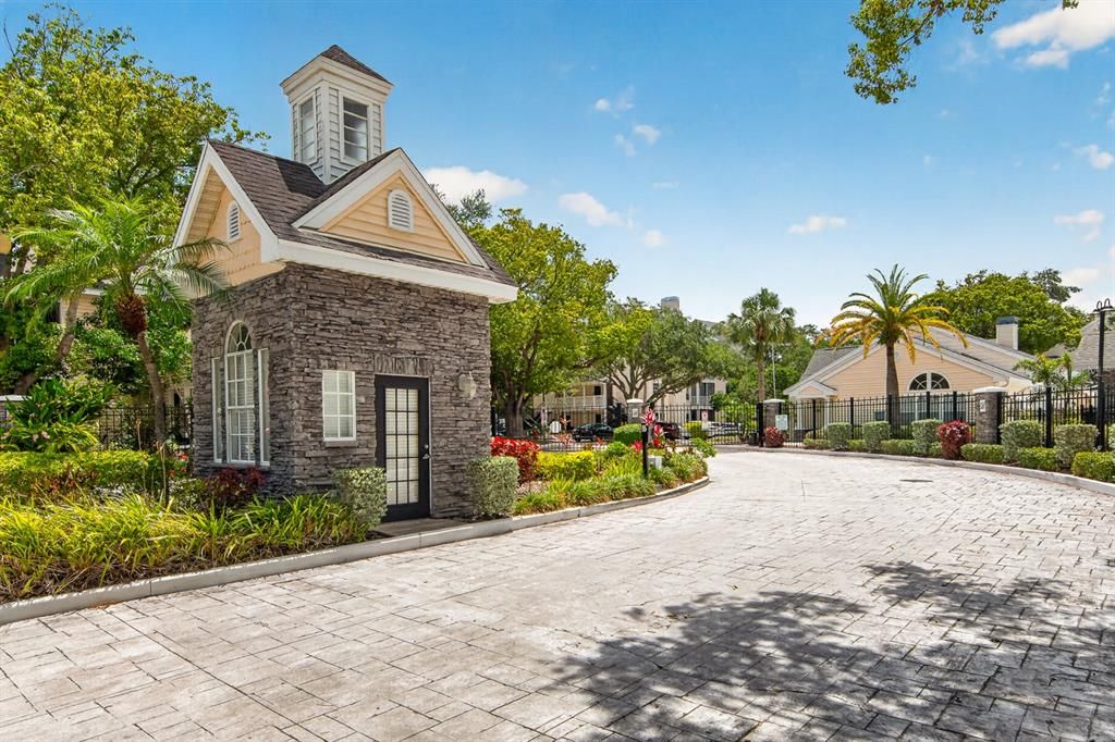 For Sale: $165,000 (1 beds, 1 baths, 1178 Square Feet)