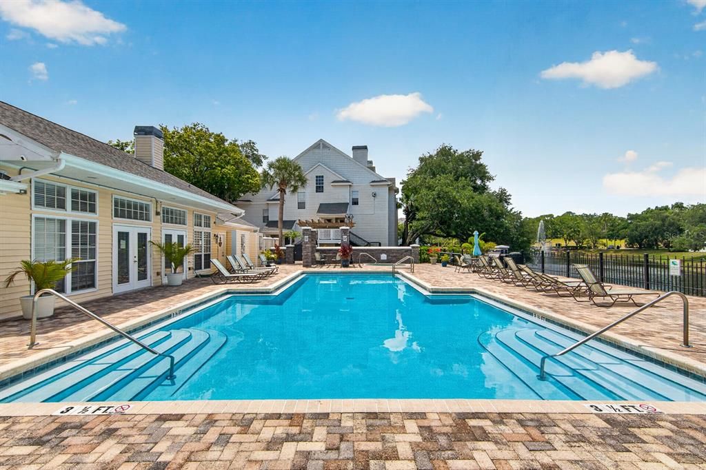 For Sale: $165,000 (1 beds, 1 baths, 1178 Square Feet)
