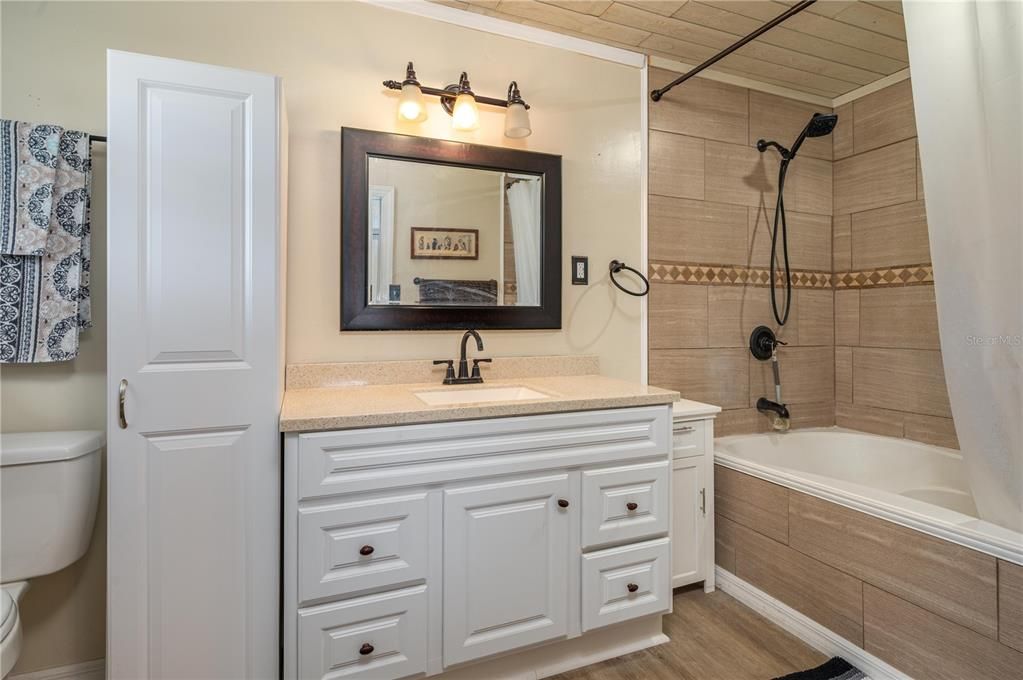 For Sale: $285,000 (3 beds, 2 baths, 2035 Square Feet)