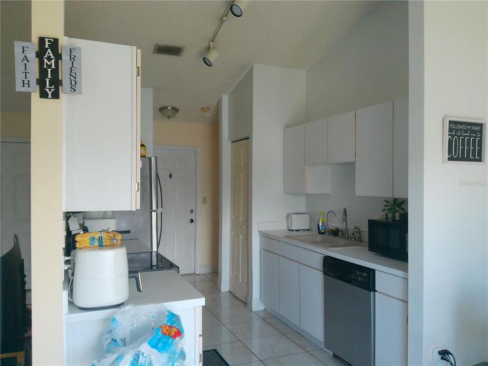 На продажу: $249,000 (3 спален, 2 ванн, 1236 Квадратных фут)