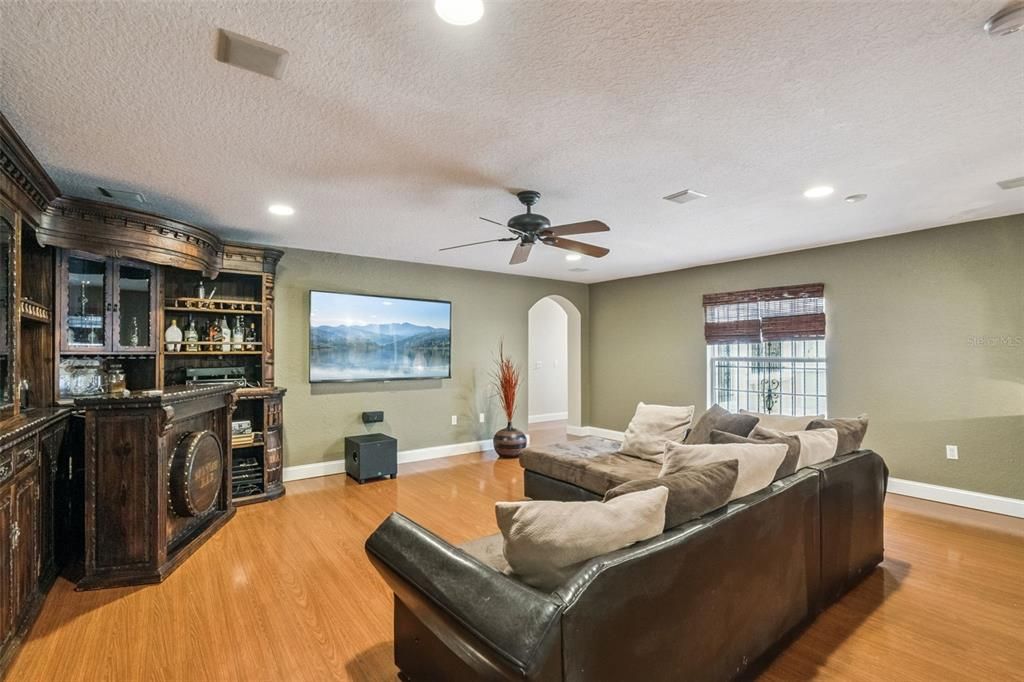 For Sale: $1,500,000 (6 beds, 5 baths, 4808 Square Feet)