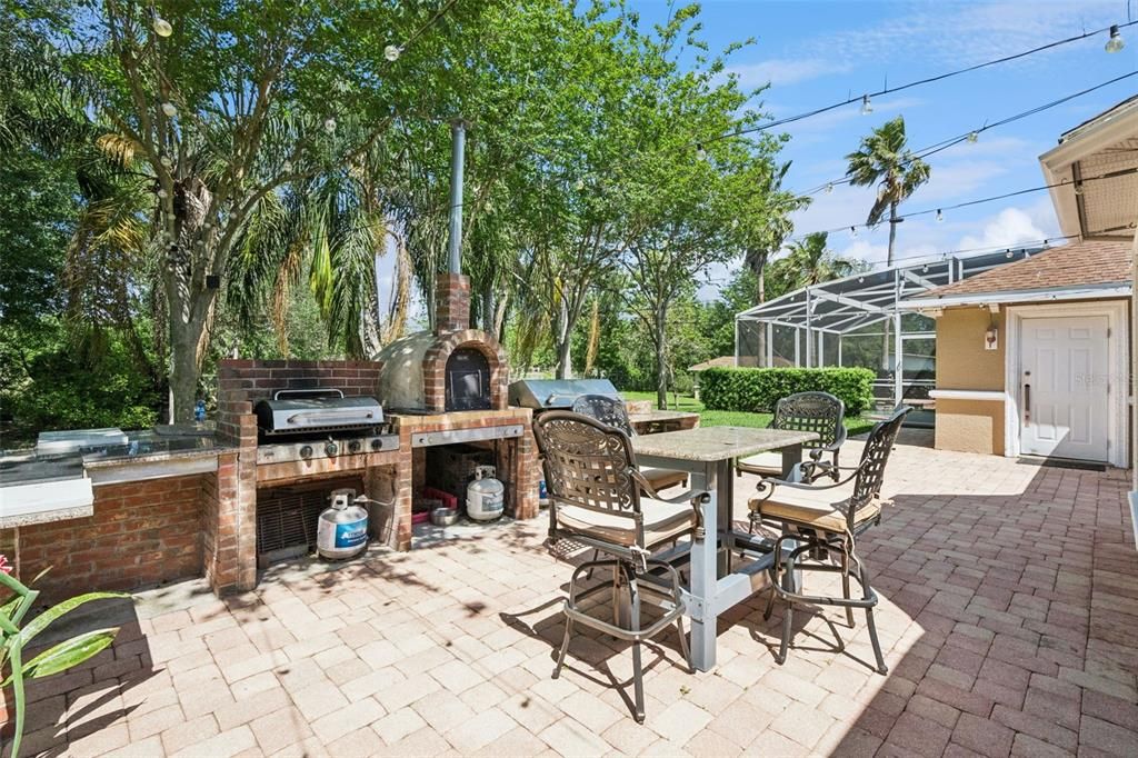 For Sale: $1,500,000 (6 beds, 5 baths, 4808 Square Feet)