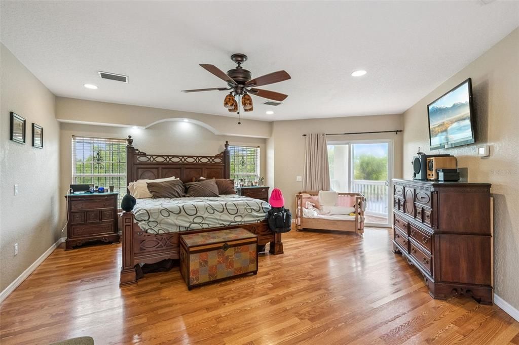 For Sale: $1,500,000 (6 beds, 5 baths, 4808 Square Feet)