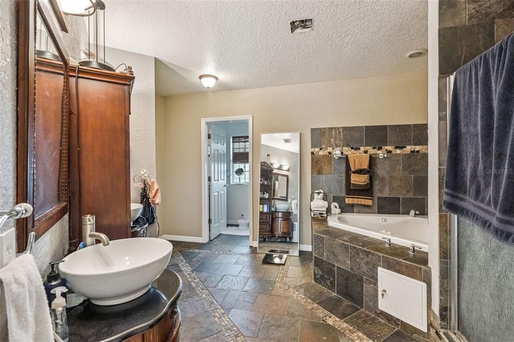For Sale: $1,500,000 (6 beds, 5 baths, 4808 Square Feet)