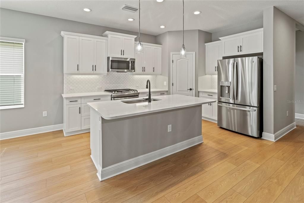 Active With Contract: $3,200 (3 beds, 2 baths, 1766 Square Feet)