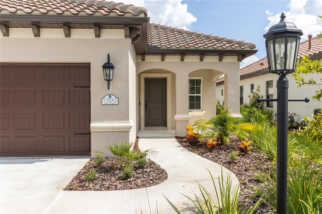 Active With Contract: $3,200 (3 beds, 2 baths, 1766 Square Feet)