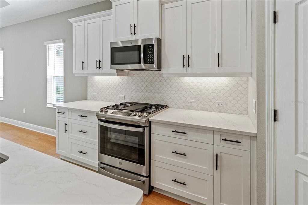 Active With Contract: $3,200 (3 beds, 2 baths, 1766 Square Feet)