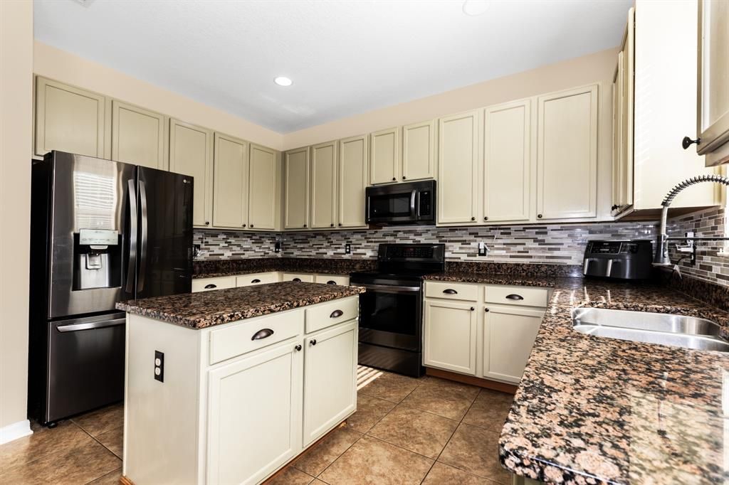 For Sale: $434,500 (4 beds, 2 baths, 2940 Square Feet)