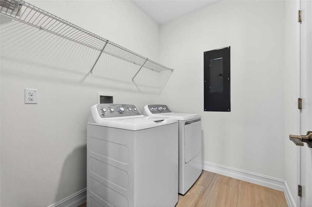 For Sale: $775,000 (4 beds, 3 baths, 2865 Square Feet)