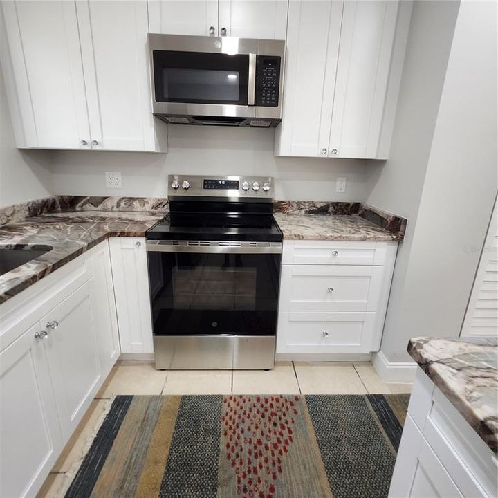 For Rent: $1,700 (2 beds, 1 baths, 850 Square Feet)