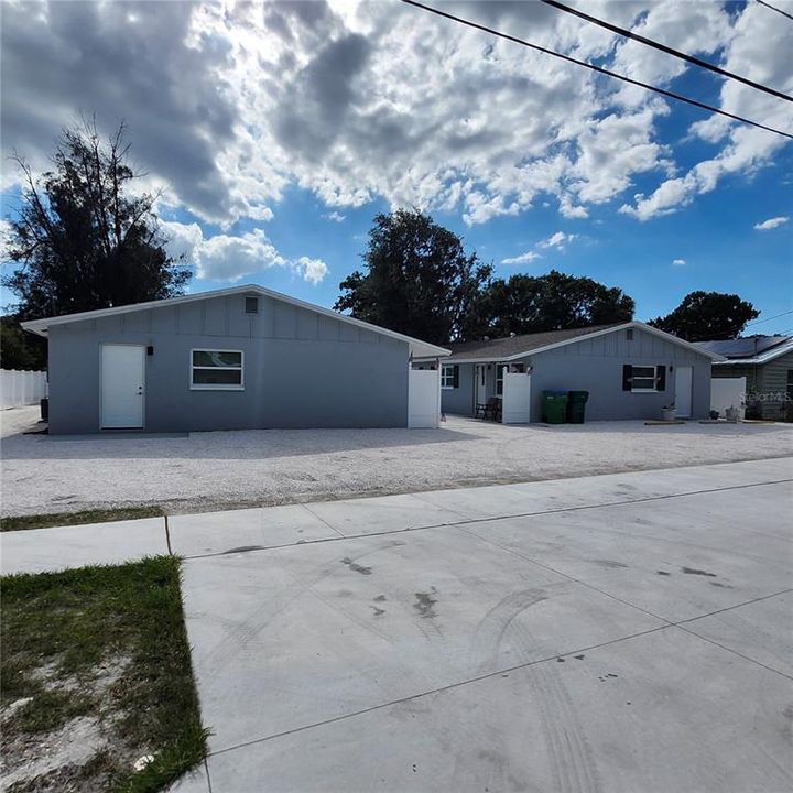 For Rent: $1,700 (2 beds, 1 baths, 850 Square Feet)