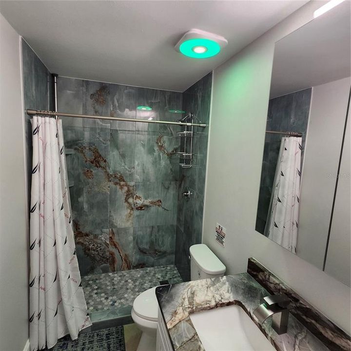 For Rent: $1,700 (2 beds, 1 baths, 850 Square Feet)