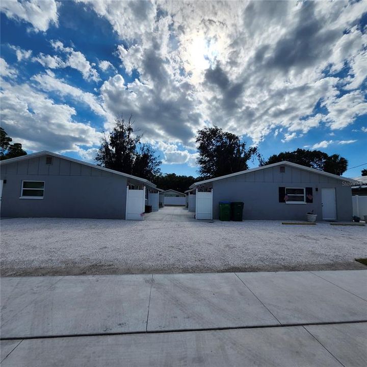 For Rent: $1,700 (2 beds, 1 baths, 850 Square Feet)