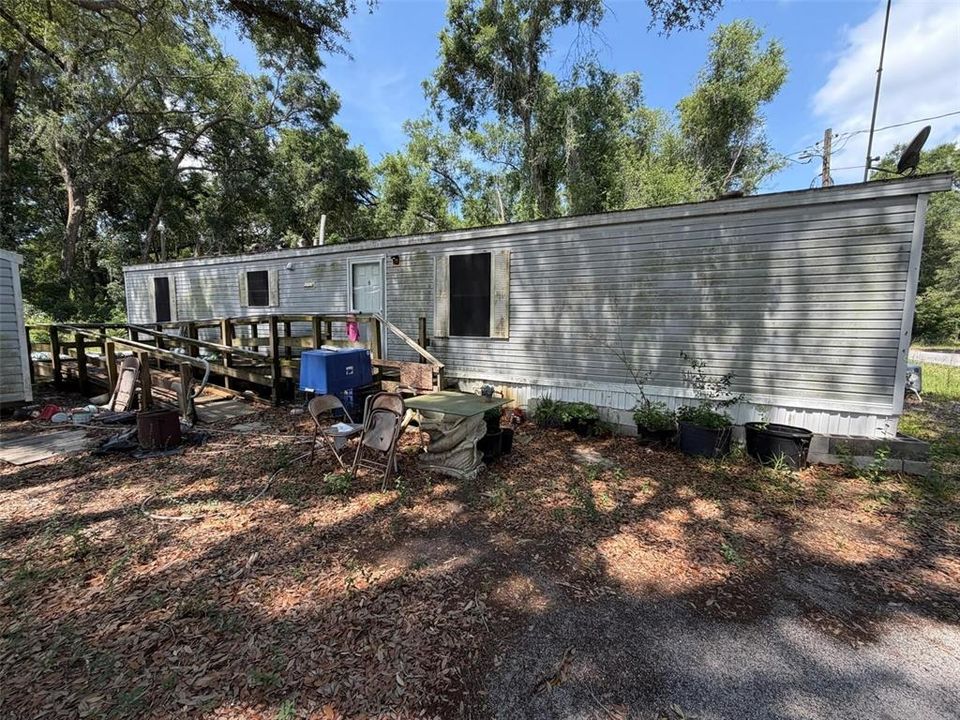 For Sale: $97,999 (2 beds, 2 baths, 840 Square Feet)