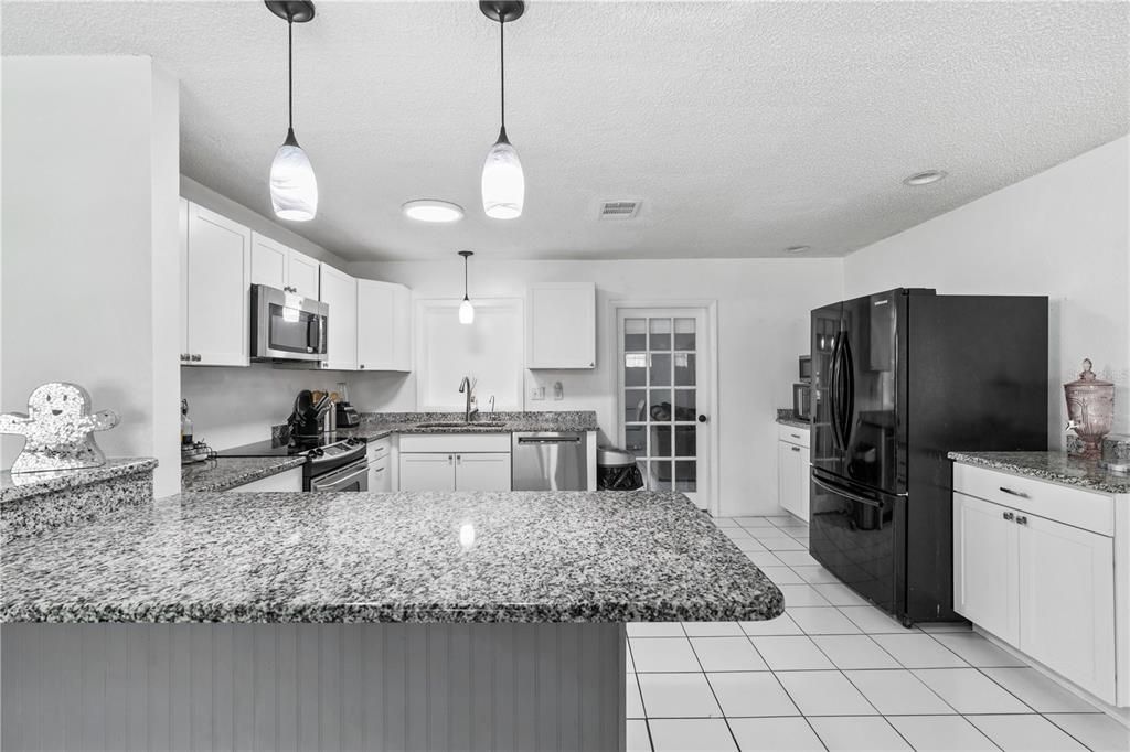 En Venta: $349,000 (4 camas, 3 baños, 2155 Pies cuadrados)