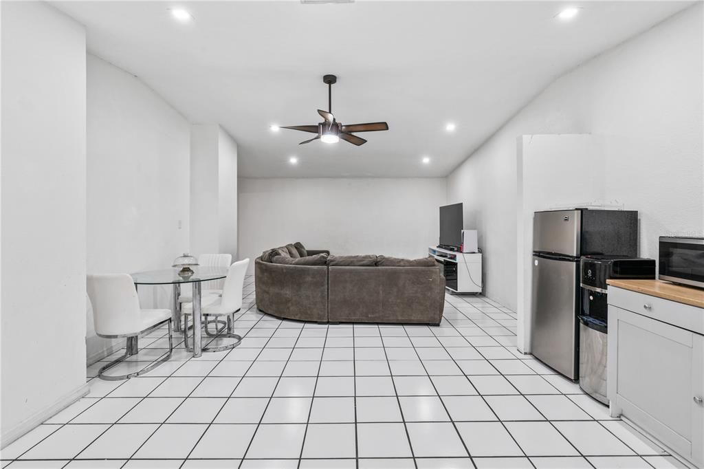 En Venta: $349,000 (4 camas, 3 baños, 2155 Pies cuadrados)