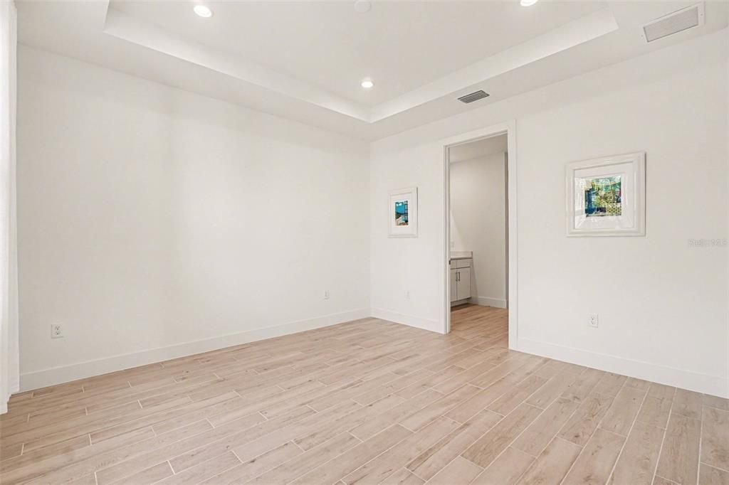For Rent: $2,950 (2 beds, 2 baths, 1515 Square Feet)
