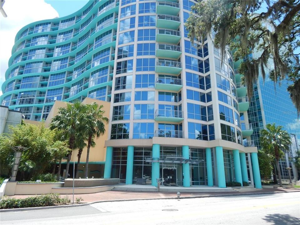For Sale: $365,000 (2 beds, 2 baths, 1187 Square Feet)
