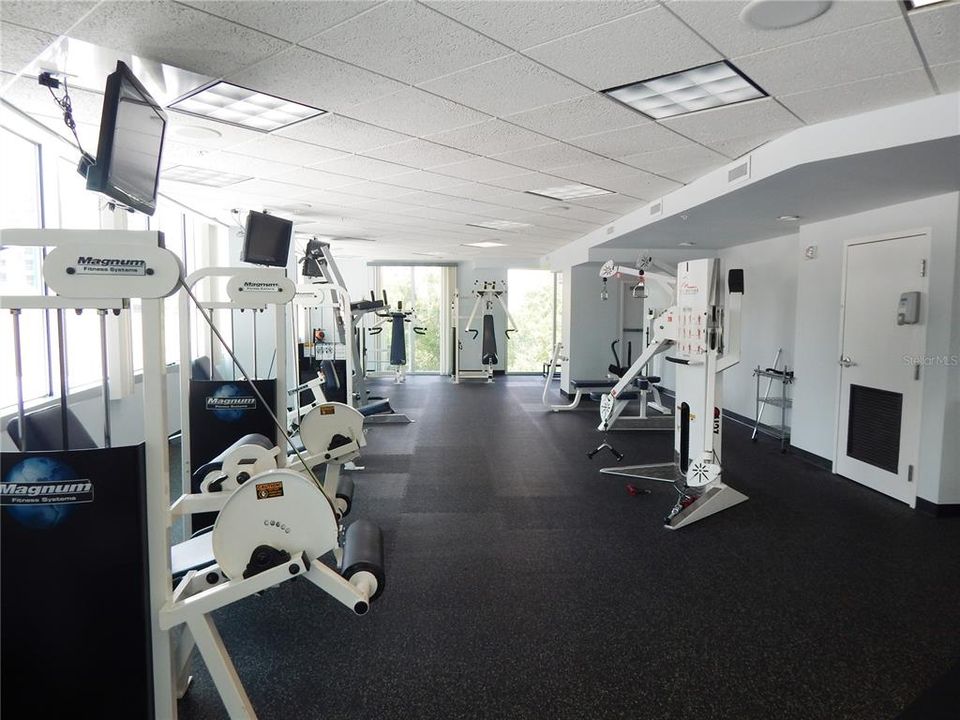 For Sale: $365,000 (2 beds, 2 baths, 1187 Square Feet)