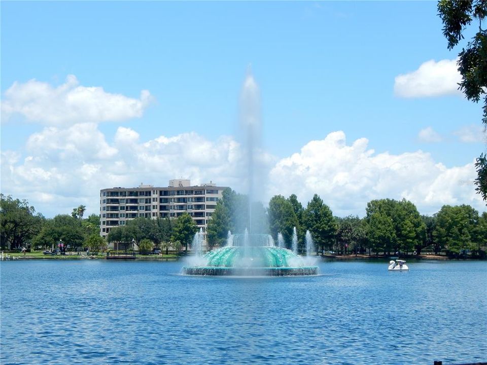 For Sale: $365,000 (2 beds, 2 baths, 1187 Square Feet)
