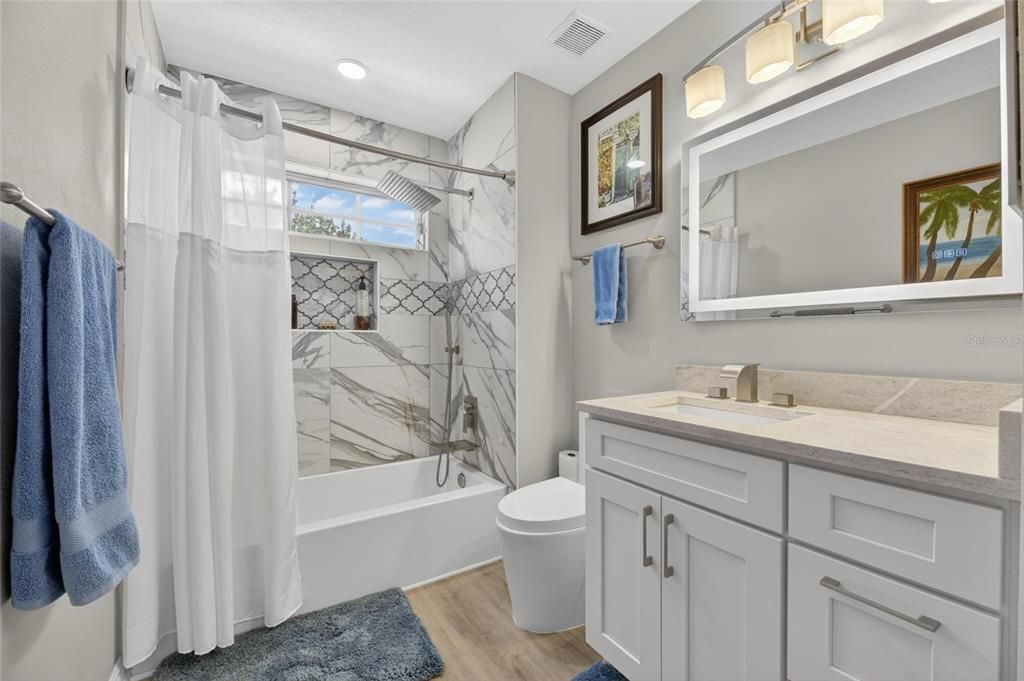 Activo con contrato: $329,900 (2 camas, 2 baños, 1759 Pies cuadrados)