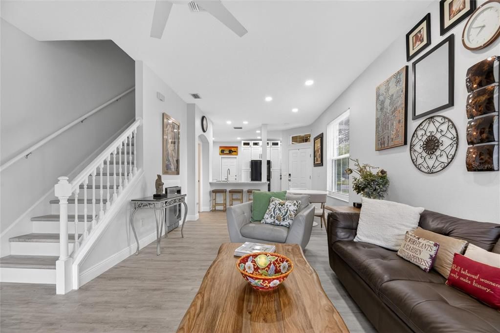 Activo con contrato: $329,900 (2 camas, 2 baños, 1759 Pies cuadrados)