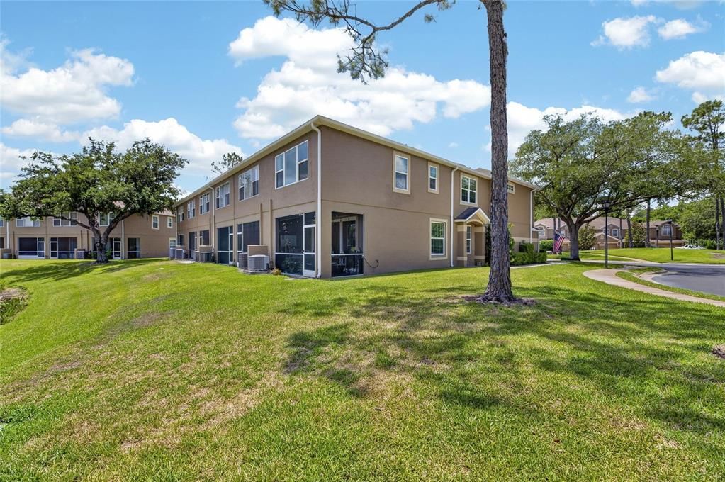 Activo con contrato: $329,900 (2 camas, 2 baños, 1759 Pies cuadrados)