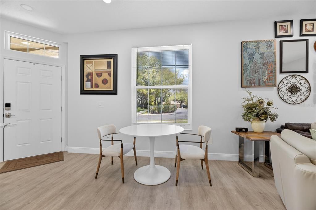 Activo con contrato: $329,900 (2 camas, 2 baños, 1759 Pies cuadrados)