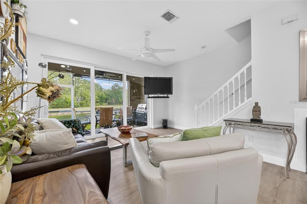 Activo con contrato: $329,900 (2 camas, 2 baños, 1759 Pies cuadrados)