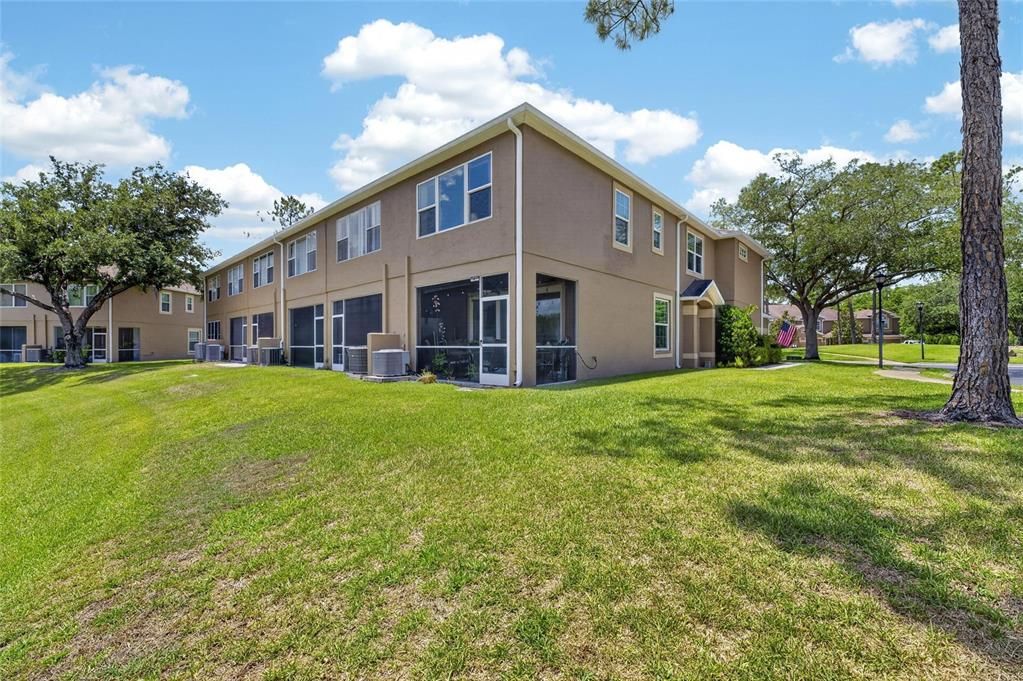 Activo con contrato: $329,900 (2 camas, 2 baños, 1759 Pies cuadrados)