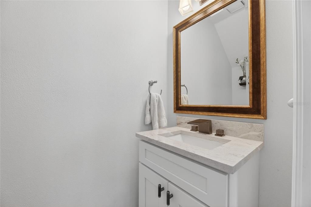 Activo con contrato: $329,900 (2 camas, 2 baños, 1759 Pies cuadrados)