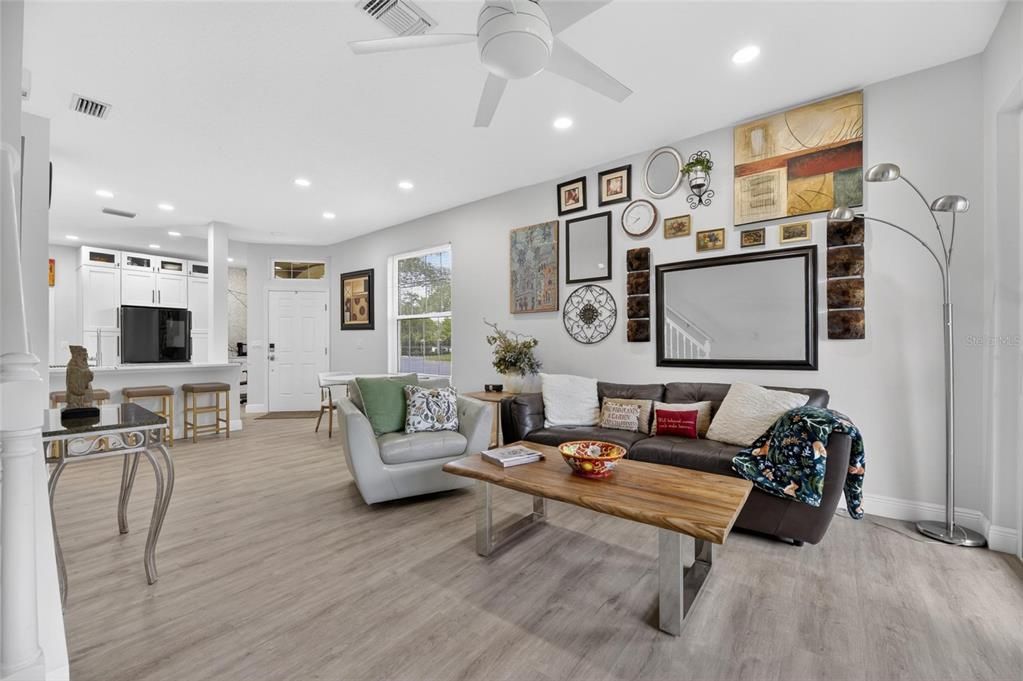 Activo con contrato: $329,900 (2 camas, 2 baños, 1759 Pies cuadrados)