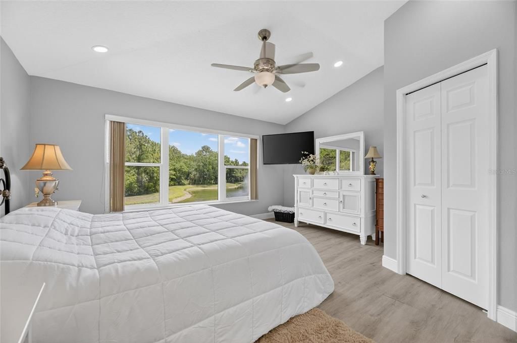 Activo con contrato: $329,900 (2 camas, 2 baños, 1759 Pies cuadrados)