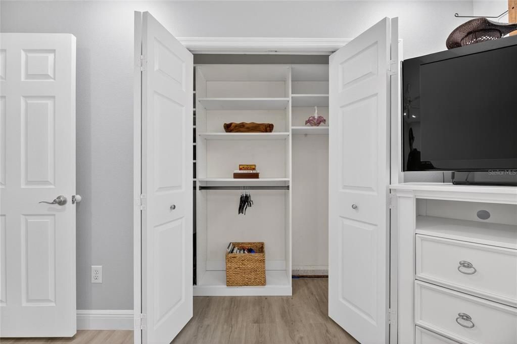 Activo con contrato: $329,900 (2 camas, 2 baños, 1759 Pies cuadrados)
