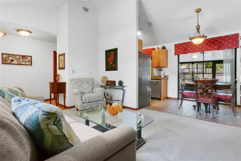 For Sale: $326,600 (3 beds, 2 baths, 1310 Square Feet)