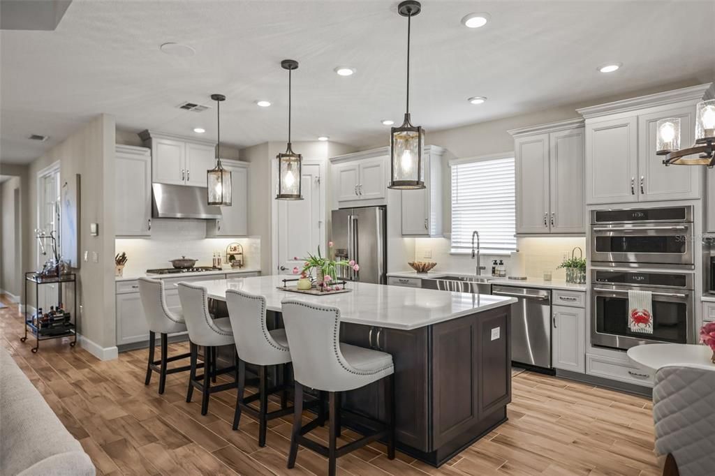 На продажу: $975,000 (3 спален, 3 ванн, 2410 Квадратных фут)