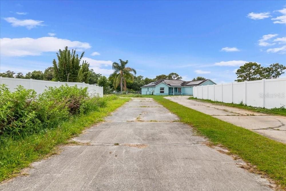 En Venta: $99,999 (0.43 acres)