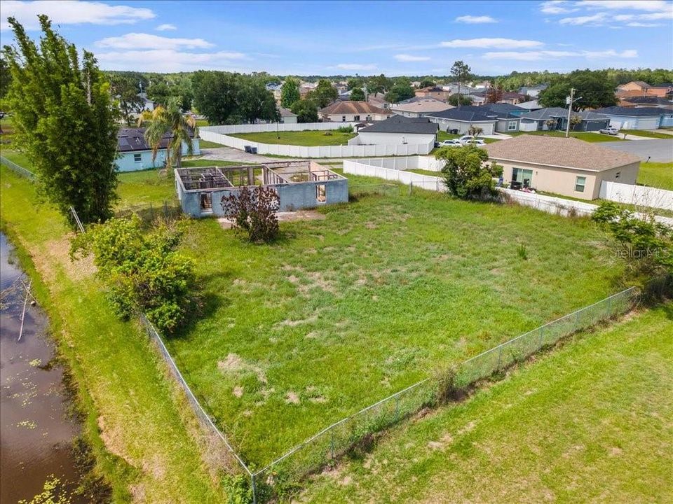 En Venta: $99,999 (0.43 acres)