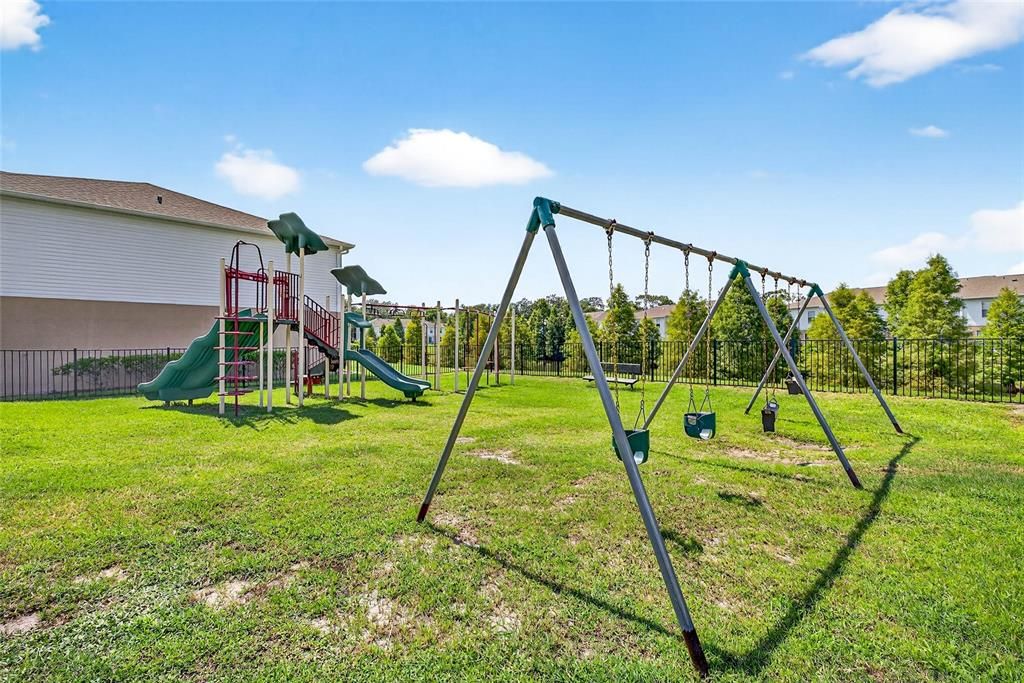 На продажу: $250,000 (3 спален, 2 ванн, 1670 Квадратных фут)