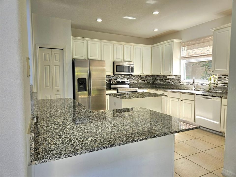 For Rent: $4,800 (4 beds, 3 baths, 3578 Square Feet)