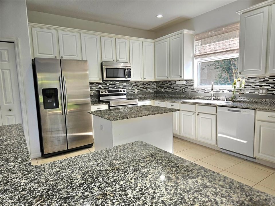 For Rent: $4,800 (4 beds, 3 baths, 3578 Square Feet)