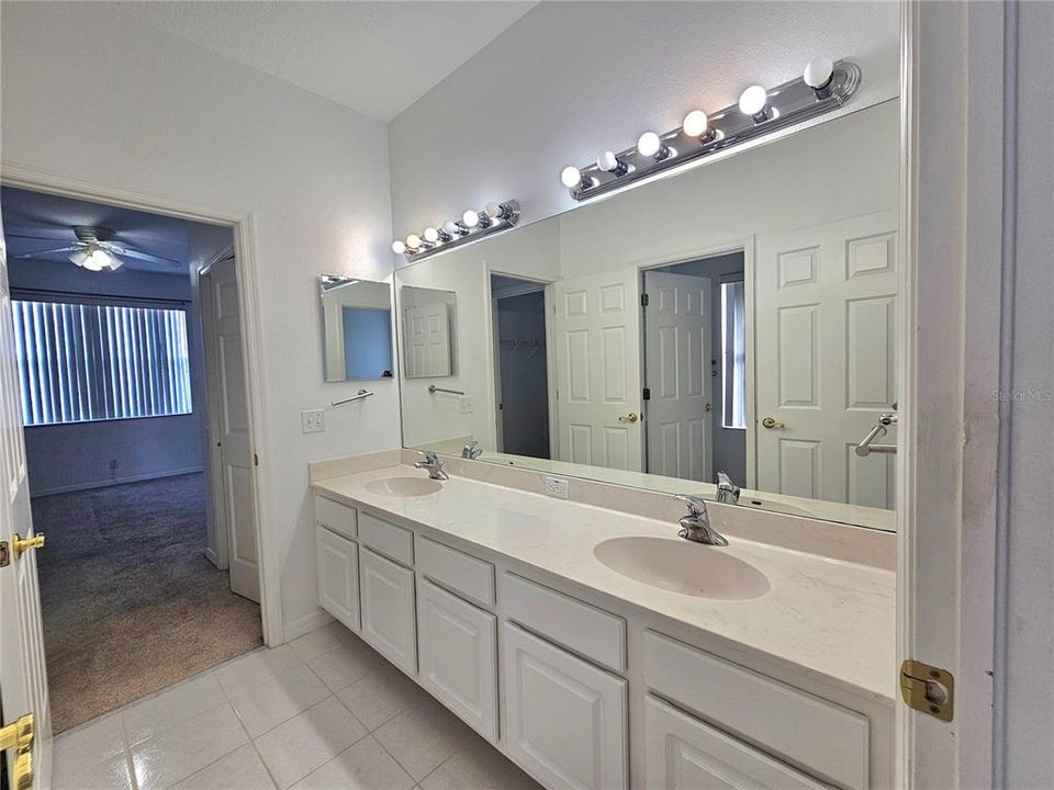 For Rent: $4,800 (4 beds, 3 baths, 3578 Square Feet)