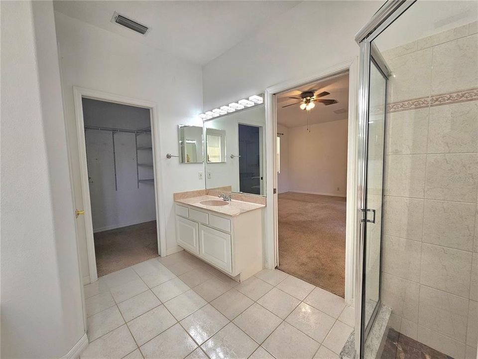 For Rent: $4,800 (4 beds, 3 baths, 3578 Square Feet)