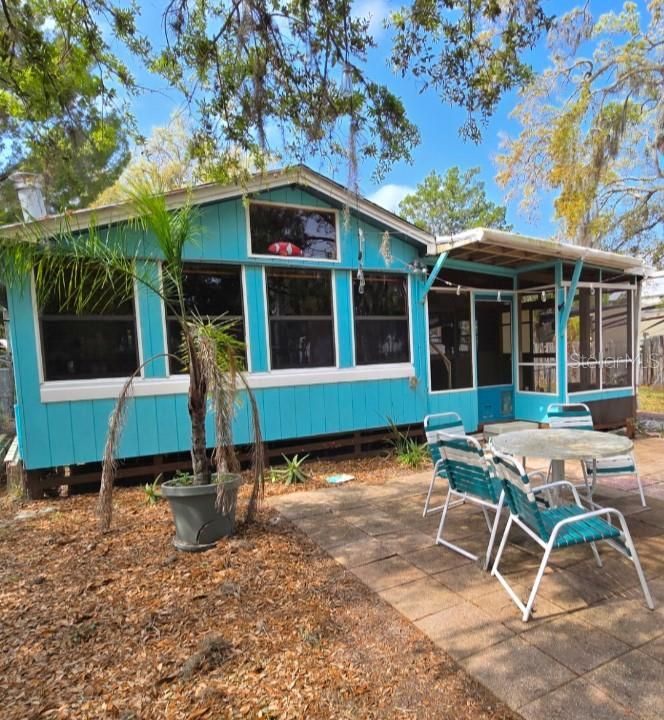 For Sale: $235,000 (1 beds, 1 baths, 1124 Square Feet)