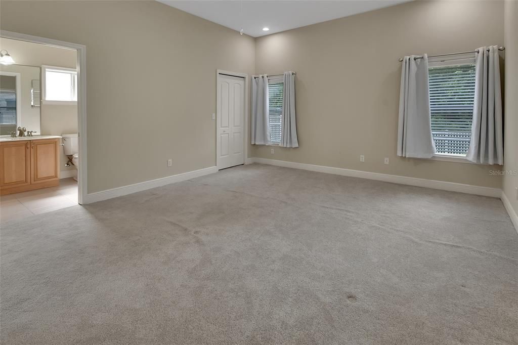 For Sale: $999,800 (4 beds, 3 baths, 3466 Square Feet)