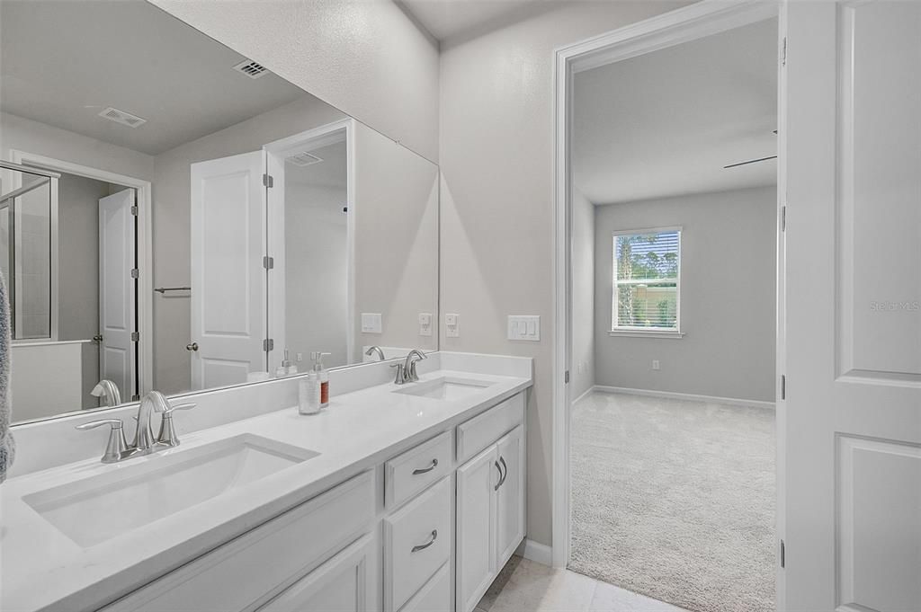 Activo con contrato: $299,900 (2 camas, 2 baños, 1431 Pies cuadrados)
