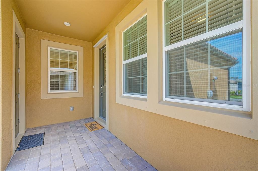 Activo con contrato: $299,900 (2 camas, 2 baños, 1431 Pies cuadrados)