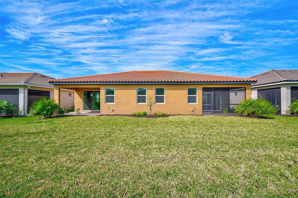 Activo con contrato: $299,900 (2 camas, 2 baños, 1431 Pies cuadrados)