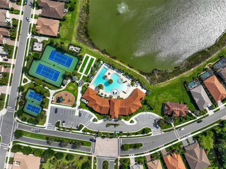 Activo con contrato: $299,900 (2 camas, 2 baños, 1431 Pies cuadrados)