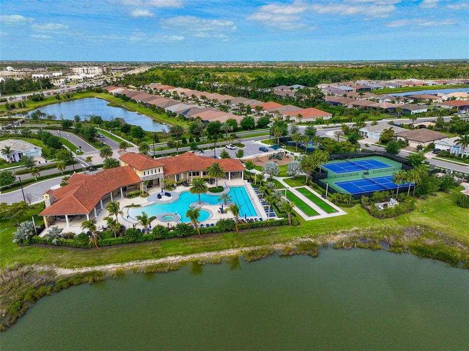 Activo con contrato: $299,900 (2 camas, 2 baños, 1431 Pies cuadrados)